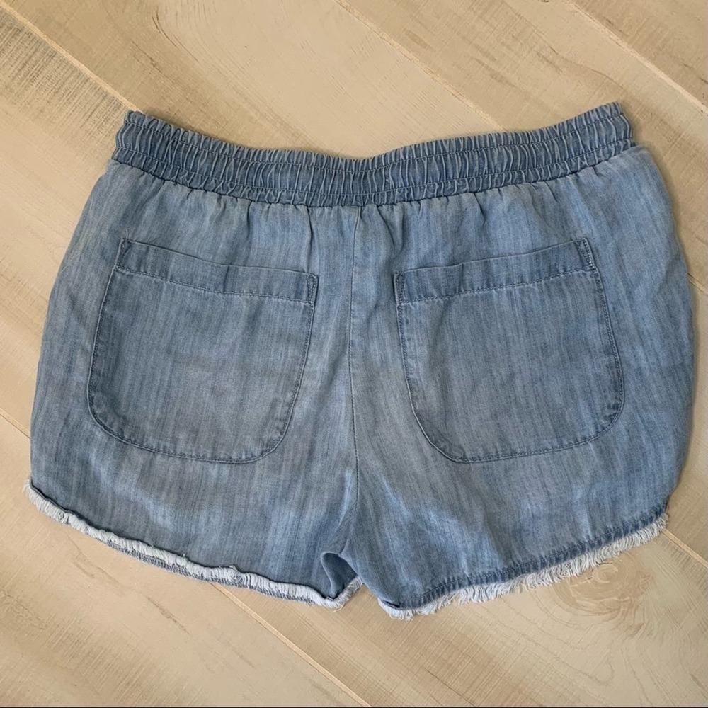 Cloth & Stone Chambray Relaxed Fit Shorts XS - Picture 2 of 5
